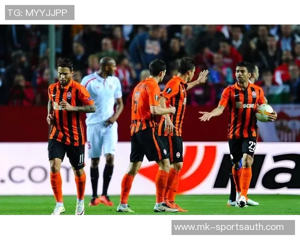 欧联杯激战巴萨逆转本菲卡红牌事件引发全场热议与争议分析